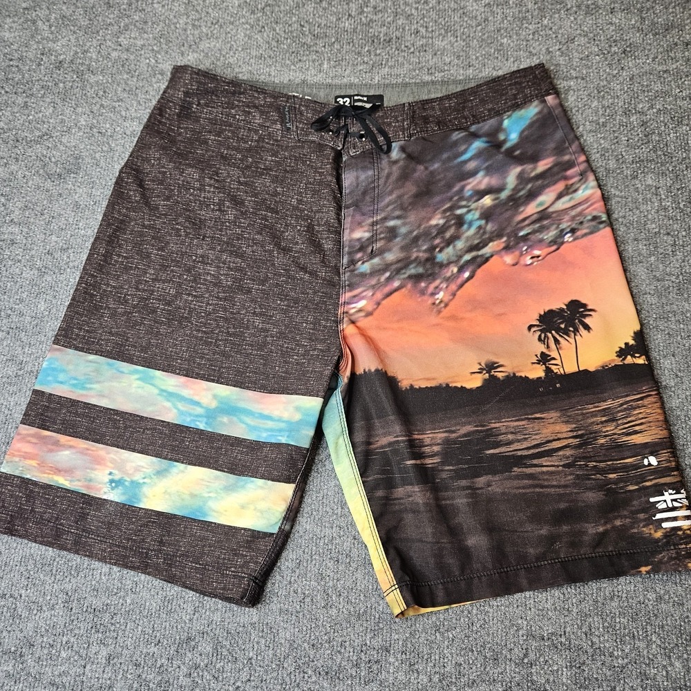 Hurley Clark Little Boardshorts Size 32 Shorebreak Ocean Wave‎ Print